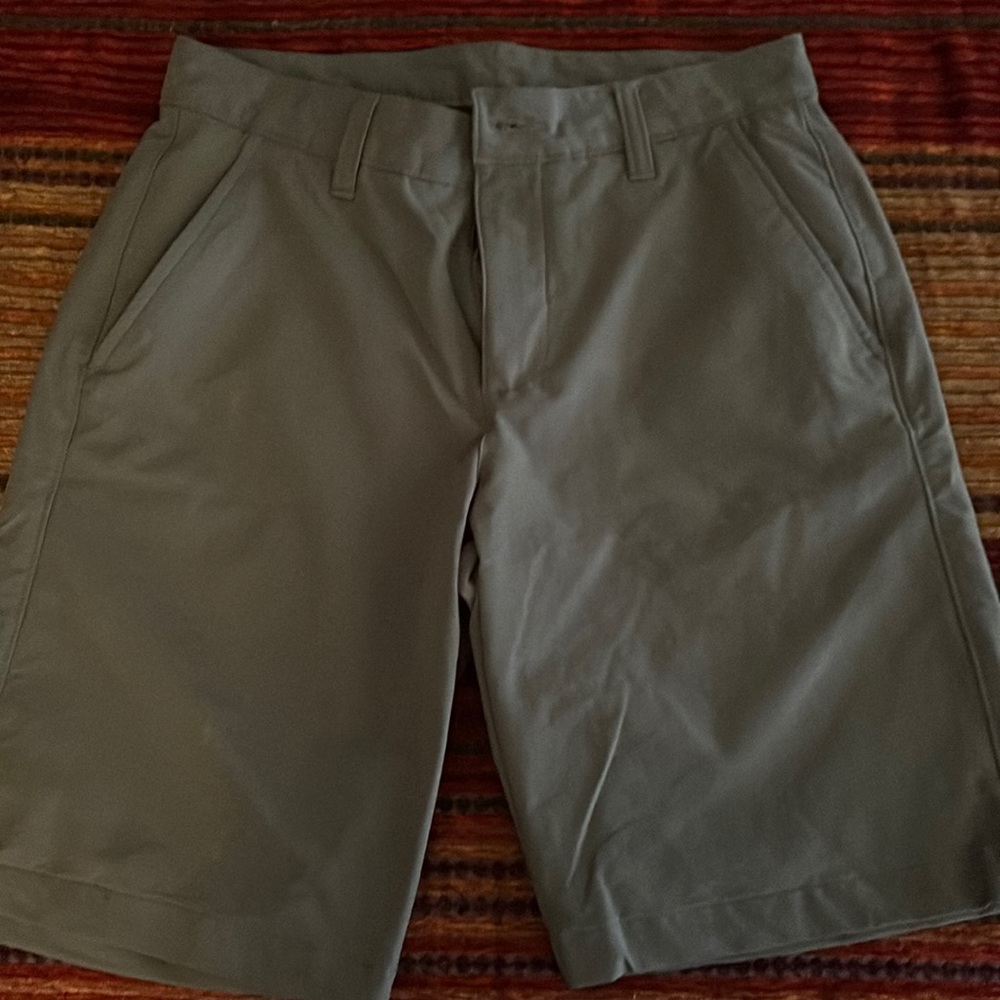 Under Armour Men’s Golf Shorts (W30)